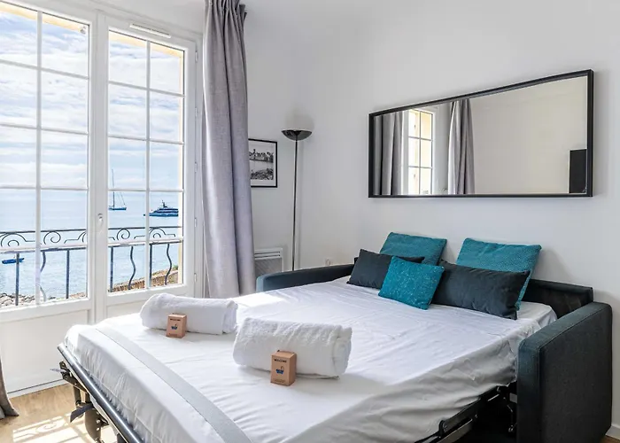 Apartament Modern And Charming With Sea View - Centre